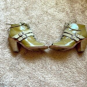 Plomo peep-toe booties